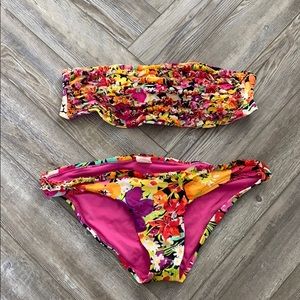 Floral ruffle bikini set